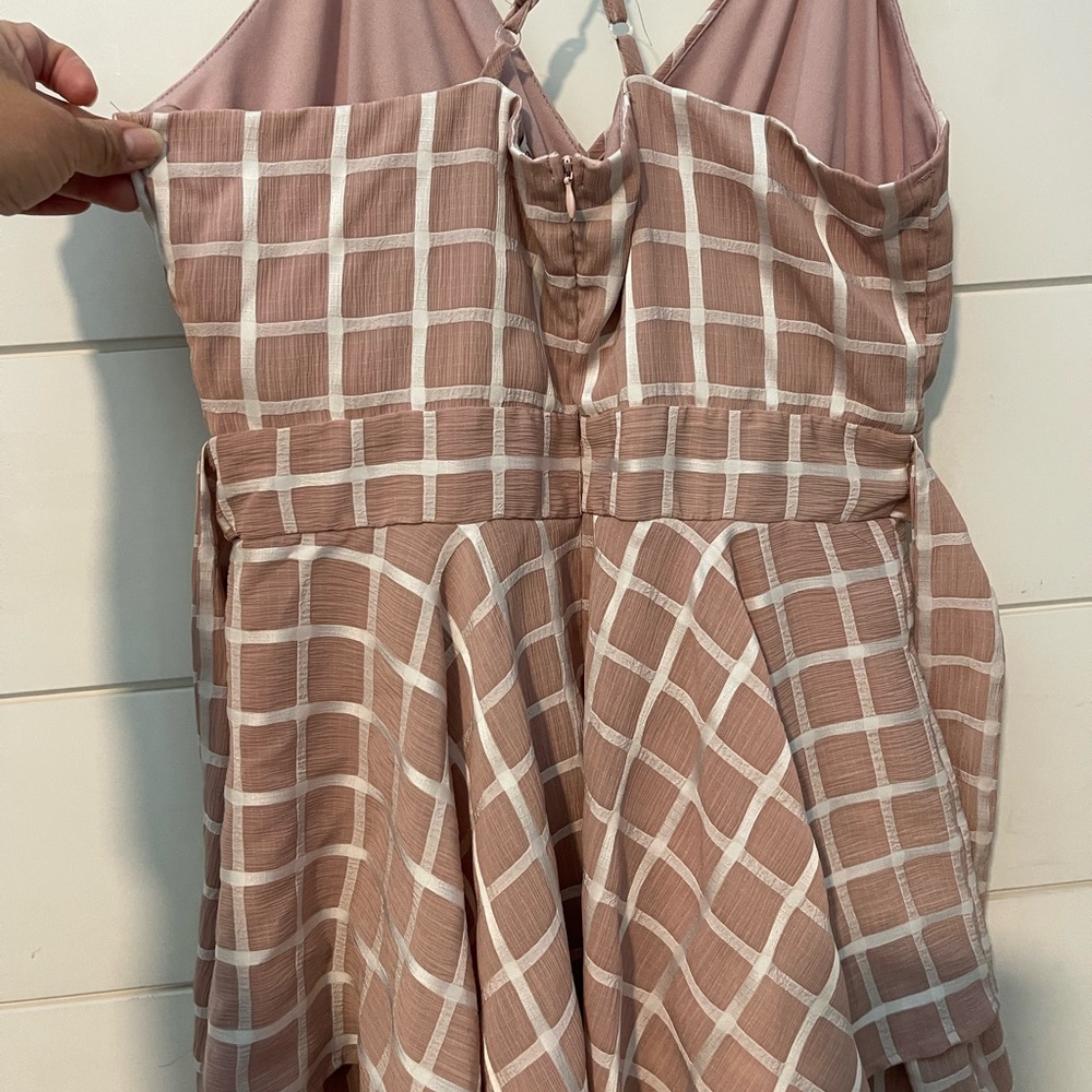 BNWOT blush pink v-neck ruffle romper size XL - Picture 7 of 11